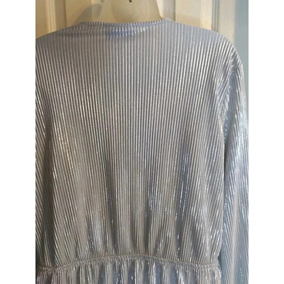 Jolie And Joy Top Silver Metalic Thread Elastic Waist Sz 2X - Picture 6 of 10